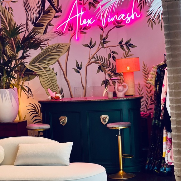 Meet your Posher, Alex - Picture 10 of 10